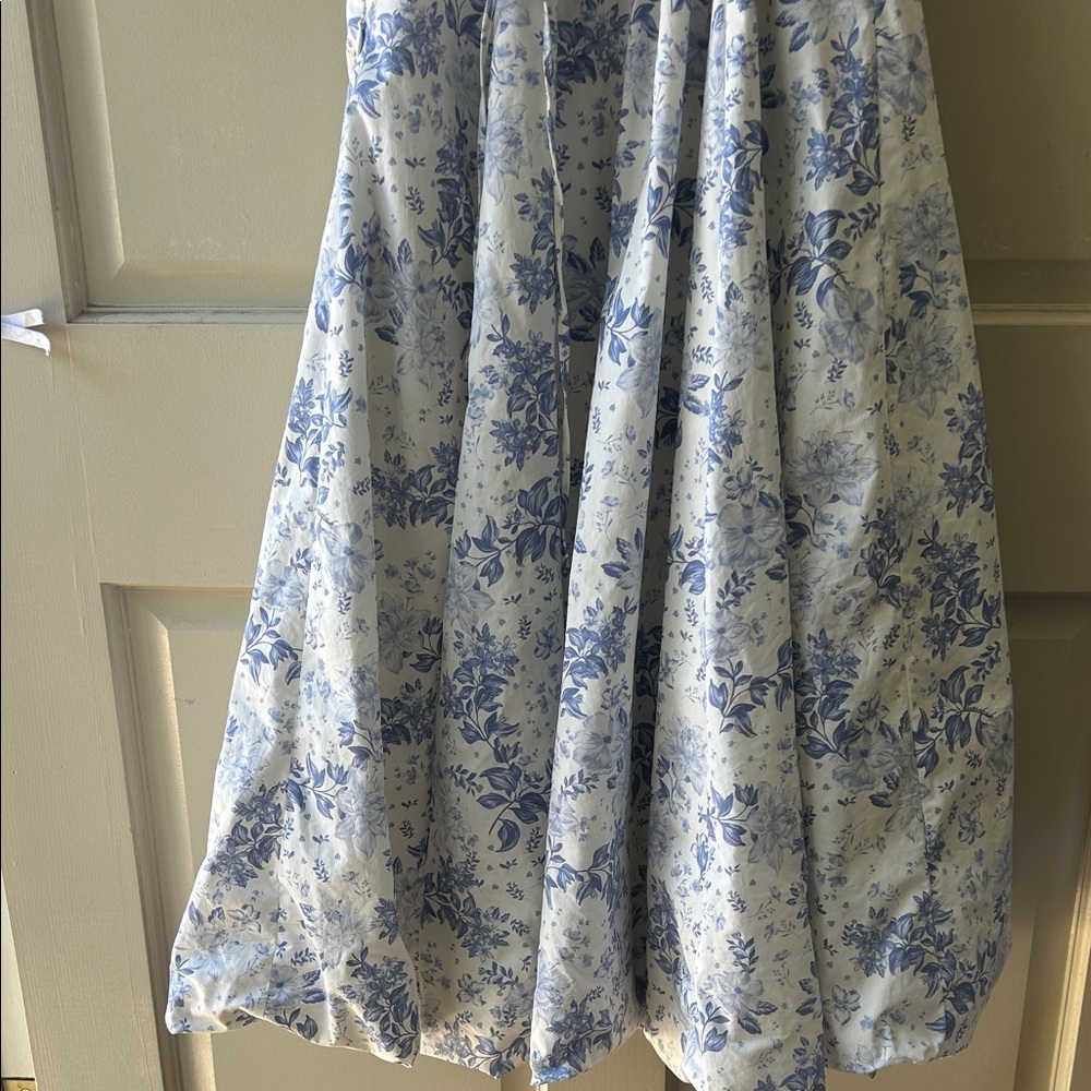 House of CB White and Blue Floral High-Low Dress - Picture 12 of 16